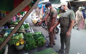 Satpol pp sebagai perangkat daerah, mempunyai peran yang sangat strategis dalam memperkuat otonomi daerah dan pelayanan publik di daerah. Awali Kegiatan Tahun 2021 Satpol Pp Kapuas Patroli Pengawasan Pasar