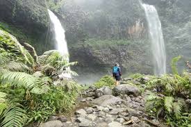 Menurut tarigan, deskripsi adalah tulisan yang bisa melukiskan sebuah kisah. Curug Ciparay Harga Tiket Masuk Spot Foto Terbaru 2021