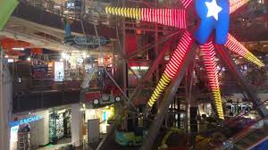Maybe you would like to learn more about one of these? End Of A Toys R Us Era Times Square Aviously