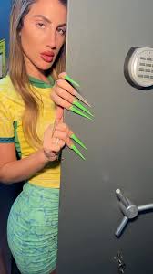 Tell the boss to buy an #iphone16 for Christmas. #boss #tamara