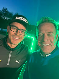 Is Smiley Kaufman good as a color commentator?