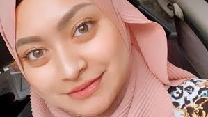Download mp3, download lagu terbaru 2021 mudah, cepat, nyaman. Nathalie Holscher Hapus Foto Foto Bersama Sule Kenapa Republika Online