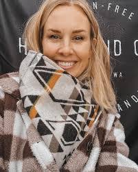 Debbie Coons's Instagram, Twitter & Facebook