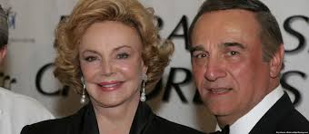 Showgirl, model, philanthropist Sinatra dies