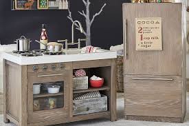 Kitchen set minimalis tanpa pintu lebih murah ini memiliki fungsi gantung dan dual fungsi yaitu dapat digunakan sebagai tempat penyimpanan furniture dapur (seperti panci) dan sebagai tempat meletakan piring dan gelas cantik kesayangan anda. 13 Impressive Play Kitchen Sets For Kids And Adults Epicurious