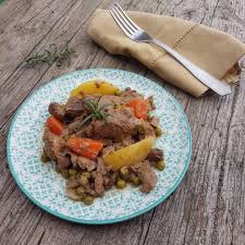 Spezzatino di cinghiale con patate e carote e contorno di cavolfiori alla curcuma. Spezzatino Di Cinghiale In Bianco Imprastando