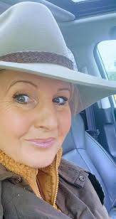 I love lip gloss... Cowboy boots... Akubras... And flowy dresses. I like  everything in its place. I love stormy skies... Muddy horses... The sting  of cold