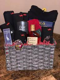 100 Cute Valentine S Day Gifts For Boyfriends That Are Sweet And Romantic Hike N Dip In 2020 Cute Boyfriend Gifts Gift Baskets For Him Valentine S Day Gift Baskets All valentine's day gifts include a card to write a heartfelt message.