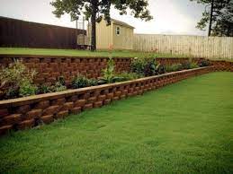 35 Diy Garden Retaining Walls Ideas For Your Backyard Decorhit Com Diy Garden Retaining Walls Ideas Fo Backyard Retaining Walls Backyard Makeover Backyard