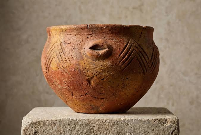 Prehistoric fires and the origin of pottery in the southern Levant
