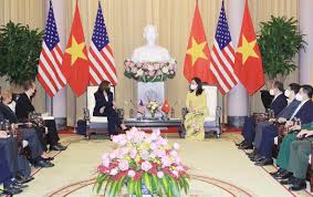 Bà hiện là ủy viên ban chấp hành trung ương đảng cộng sản việt nam khóa xiii, phó chủ tịch nước cộng hòa xã hội chủ nghĩa việt nam, đại biểu quốc hội khóa xiv thuộc đoàn đại biểu quốc hội tỉnh an giang, trưởng đoàn đại. Ho1u2k2s 1bn9m
