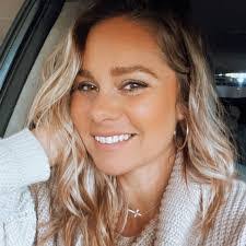 Nicole Bienkowski's Instagram, Twitter & Facebook