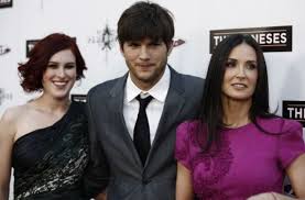 Aus diesem grund habe ich mir jede staffel mit charlie sheen gekauft. Ashton Kutcher Und Demi Moore Sind Geruchten Zufolge Am Ende Ihrer Ehe Schwarzwalder Bote