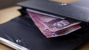 Februártól hatályos minimálbér összegét a magyar közlöny 2021. Minimalber Tovabbi Leszakadas Fenyegeti Magyarorszagot Mfor Hu