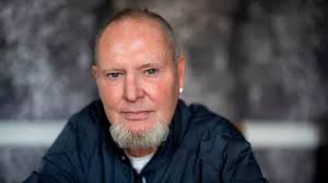 Stuart Fielden waits with pregnant wife as England fly out for Four Nations 