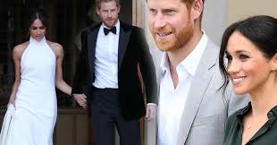 Mimo że księżna sussex zarzekała się w wywiadzie, że nie rozumiała do końca czym jest praca dla monarchii i dorastając „nie wiedziała wiele o rodzinie królewskiej, zdaniem jej przyjaciół prawda jest zgoła inna. Ksiezna Meghan I Ksiaze Harry Wyprowadza Sie Do Afryki Kozaczek