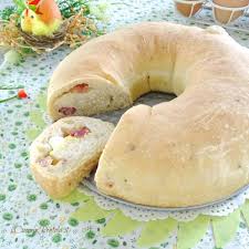 Con l'arrivo di pasqua tra le ricette tradizionali campane un posto importante lo occupa il tortano o casatiello. Tortano Ricetta Tortano Napoletano Senza Strutto Il Cuore In Pentola