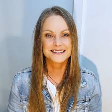 Voices Of Impact: Empowering Stories From Female Visionaries And  Entrepreneurs