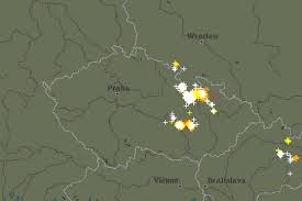 Bouřky dále označujeme podle doby a místa vzniku, pohybu, vzdálenosti od místa pozorování, intenzity projevů atd. Meteo Vcasne Varovani Ojedinele Bourky A Teploty Dnes V Ocekavanych Max Dosahujici Az 39 C Zatim Ty Nejvyssi Teploty Merime Zde 36 4 Rez U Prahy Okres Praha Vychod 35 6