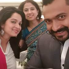 Preeti Raghunandan (News Anchor) Wiki, Age, Husband, Family, Salary,  Biography & More