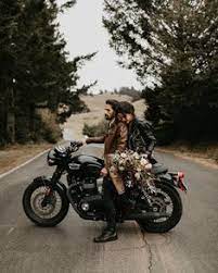 Hmmm.akang teteh masih ingat kan dengan kelana roda dua, kolaborasi anak motor dan pemprov jabar untuk angkat kopi. 28 Prewedding Ideas Motorcycle Couple Motorcycle Couple Pictures Motorcycle Wedding