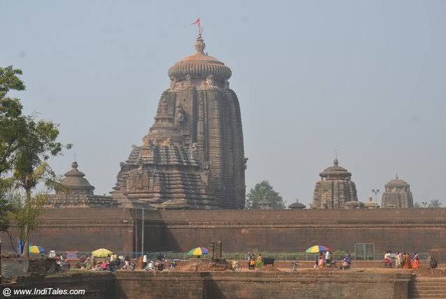 Lingaraja Temple at Bhubaneshwar - Kalinga Architecture Masterpiece - Inditales
