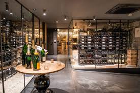 He opened his first restaurants in eygalières, in the alpilles mountain range in southern france, soon earning first one and then two michelin stars. Wout Bru Roert In De Potten Van Le Sanglier Des Ardennes Durbuy Moet Weer Even Glamoureus Worden Als In De Jaren 60 Foto Hln Be