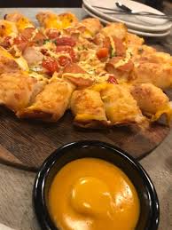 Biasanya pembeli disuruh menungu belasan menit (meski pada kenyataannya bisa sampai setengah jam). Pizza Hut Ada Menu Baru Berkeju Yang Sedap Sedap Dan Juga Memperkenalkan Konsep Restoran Digital Yang Canggih Enchanted Life Begins