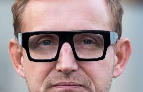 Tussen koningin en ministerraad waren grote verschillen in inzicht en het heeft premier willem drees veel moeite gekost om de situatie te laten bedaren. Prins Bernhard Jr Heeft 349 Woningen In Amsterdam Wel Nl