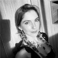 Lara Vasquez's Instagram, Twitter & Facebook