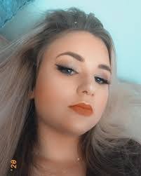 Heidi Corbin's Instagram, Twitter & Facebook