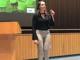 Mental health experts explain the signs your parent has anxiety, from being stressed to overprotective (plus what you can do to cope). Parenting Expert Dr G Offers Latrobe Audience Advice On Raising Kids In Age Of Technology Triblive Com