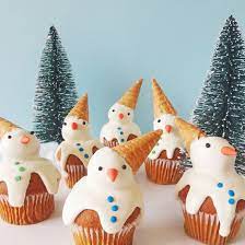 These Adorable Snowmen Cupcakes Will Make You Melt Snowman Cupcakes Christmas Cupcakes Decoration Christmas Sweets