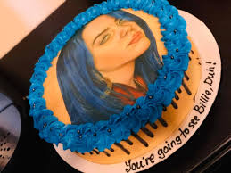 Here's the billie eilish cake i created, inspired by the when the party's over music video. Billie Eilish Buttercream Cake With Red S Edible Art Facebook