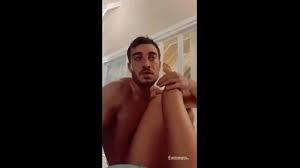 Oggi antonino spinalbese sembra essere più felice che mai accanto a belen rodriguez e a. Belen Rodriguez Antonino Spinalbese Ha Paura Dei Pipistrelli Corriere Tv