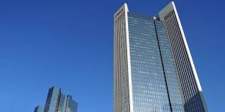 It is the headquarters for dekabank; Nachrusten Rauchschutz Trianon