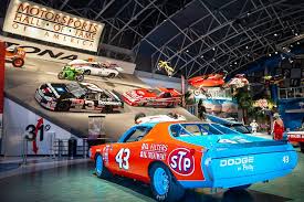 The most successful nascar drivers have amassed large fortunes due to winning big cash prizes kevin harvick is a full time driver of the no. Richard Petty 1972 Dodge Goes On Display In Daytona Beach