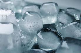 The freezing of water depends primarily on its quantity, the size of the container, the freezer's efficiency, the impurities that it can contain, and many other factors. How Long Does It Take For An Ice Cube To Melt