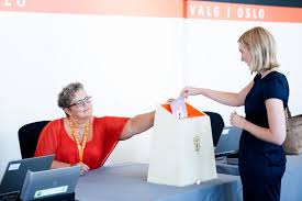 Hvis du forhåndsstemmer i en annen kommune enn der du er innført i manntallet, må du gjøre dette så tidlig at stemmen din kan nå fram til din kommune innen 14. Her Kan Du Forhandsstemme
