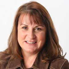 Amanda Staines's Instagram, Twitter & Facebook