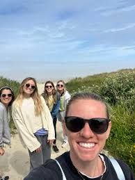 A little bit of life lately! 🥰 Officially ditched the crutches, finished  my masters, slowly adding in some cross training, and a quick trip to  Portland to see my sister and friends!