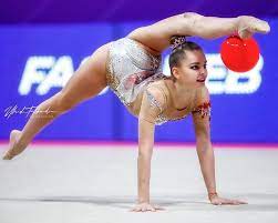 Jun 10, 2021 · dina averina es primera con 56,200 puntos y aventaja en 1,100 a la israelí linoy ashram (55,100) y en 1,700 a la bielorrusa anastasiia salos (54,500). Jenni S Obsessions Arina Averina Wc Pesaro 2021 Photo By Ulrich