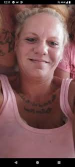 Amanda Newberry's Instagram, Twitter & Facebook