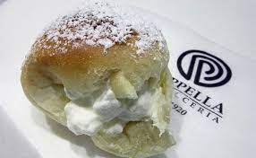 Poppella regala fiocchi di neve a medici ed infermieri del cotugno. Il Fiocco Di Neve Della Pasticceria Poppella Napoli I Templari Del Gusto