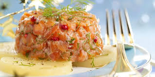 Tartare Aux 2 Saumons A L Aneth 1 Tranche De 350 G De Saumon Cru 100 G De Saumon Fume 1 Bouquet D Aneth Tartare Aux Deux Saumons Saumon A L Aneth Saumon