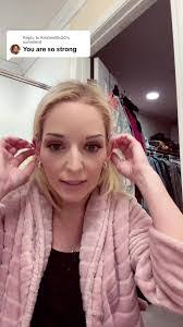 Kristin Dodds's Instagram, Twitter & Facebook