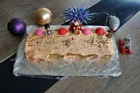Buche De Noel A La Fraise Tagada Au Thermomix Facile Et Rapide Fraises Tagada Buche De Noel Buche De Noel Fraise