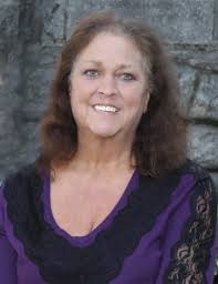 Donna Goodnight's Instagram, Twitter & Facebook