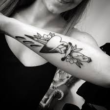 Heart & dagger tattoo was established in 2016, by its owner and head artist connie westgate. Born To Bleed Tattoo Shop Dagger Heart Daggertattoo Hearttattoo Brotherhood Tattooed Tattoedgirl Blackink Blacktattoo Blackandwhite Blackworkers Blackworkerssubmission Cykadatattoo Cykada Sopot Johnnytattoo667 Borntobleed