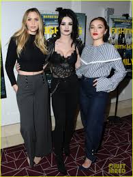 Jack lowden and florence pugh in fighting with my family. Full Sized Photo Of Vince Vaughn Fighting With My Family Cast Celebrate With Paige Bevis 10 Photo 4241999 Just Jared